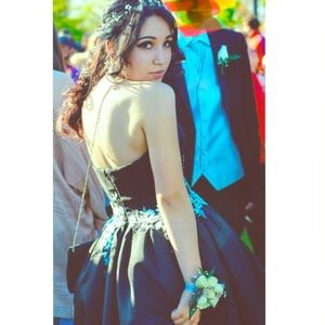 SHERRI HILL • PROM DRESS • FLOWER SEQUINS • SZ 6